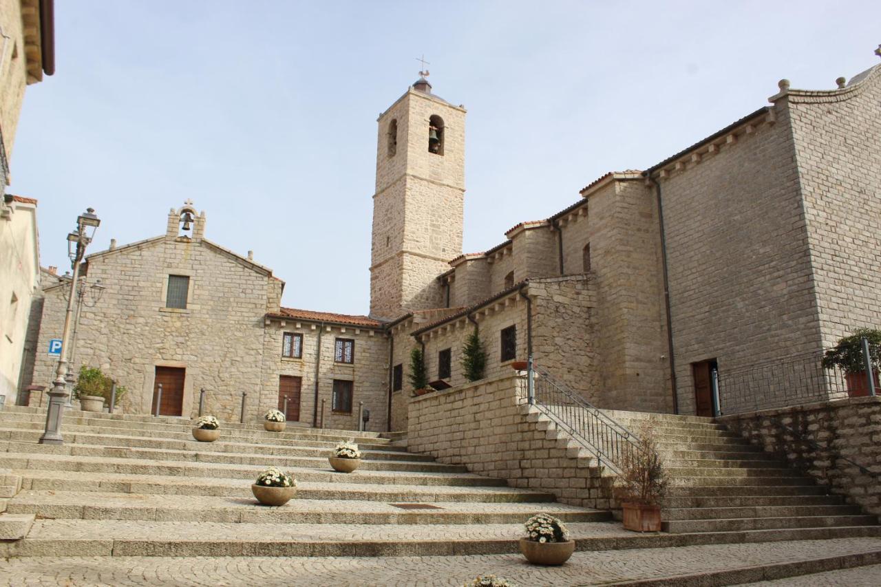 La Vecchia Posta B&B Calangianus Eksteriør billede